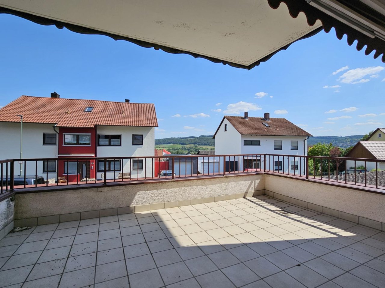 Überdachte Terrasse mit Weitblick