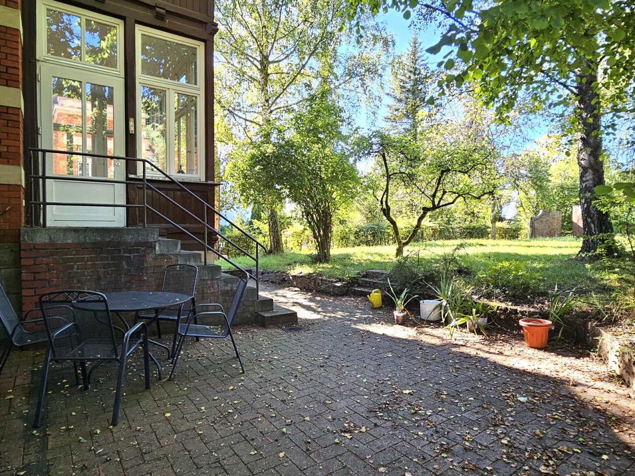 Charmante Terrasse mit Blick ins Grüne