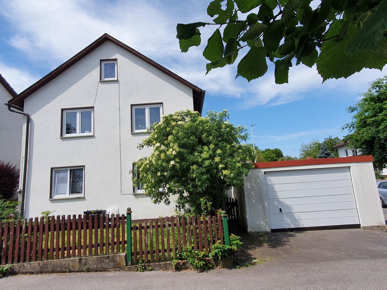 Coburg: VERKAUFT Alternative zum Bungalow! Schöne 4-Zi.-Eigentumswohnung im EG mit Garten in Coburg 