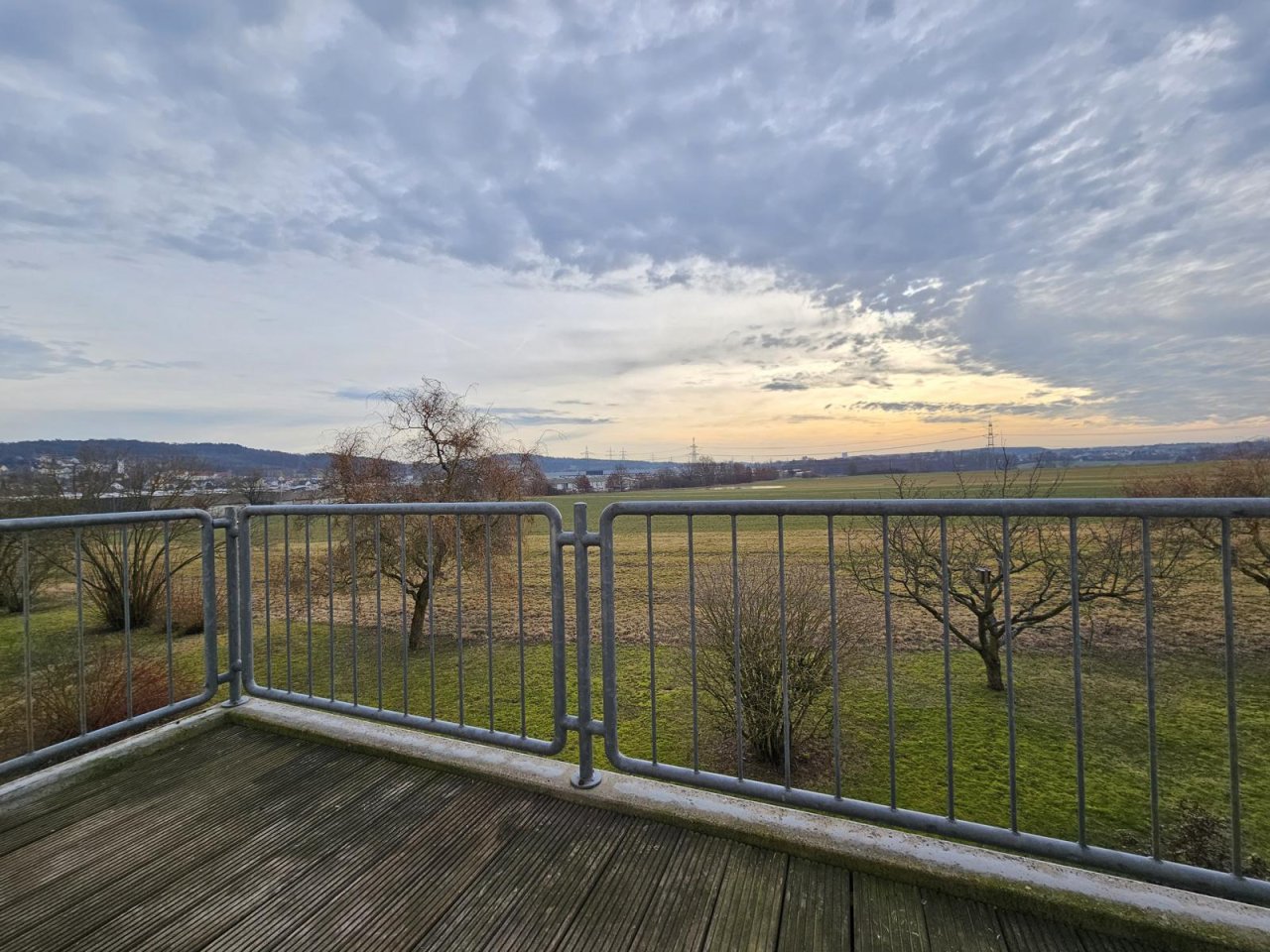 Balkon mit Weitblick ins Grüne