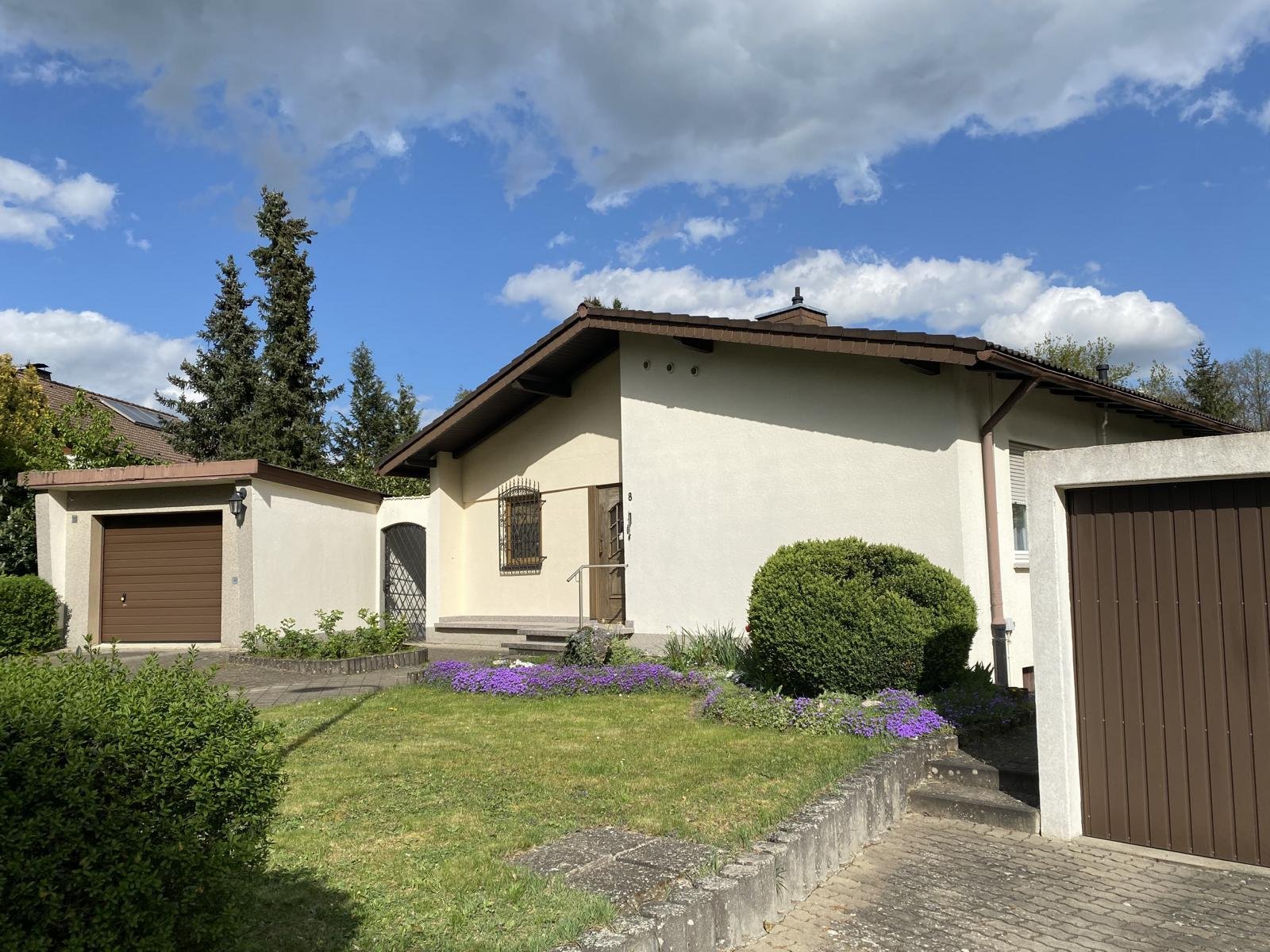 Sonnefeld: VERKAUFT-Wunderschöner Bungalow im beliebten Sonnefeld! 