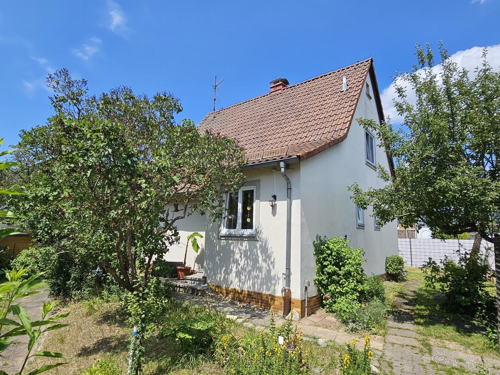 Rödental: VERKAUFT - Freistehendes Einfamilienhaus für die kleine Familie - in versteckter Anliegerstraße! 