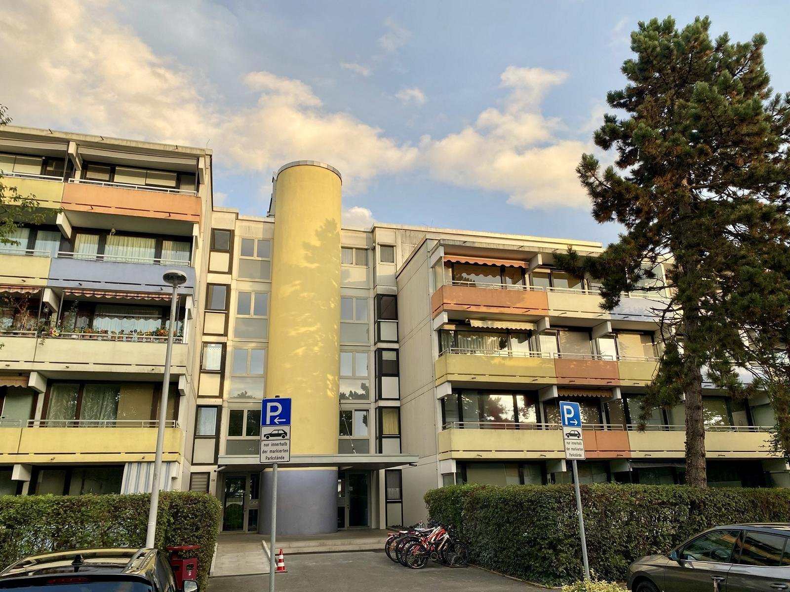 Coburg: VERKAUFT - Altersgerechte 3-Zimmer-Wohnung mit großem Balkon inkl. TG-Stellplatz & Fahrstuhl im Haus 