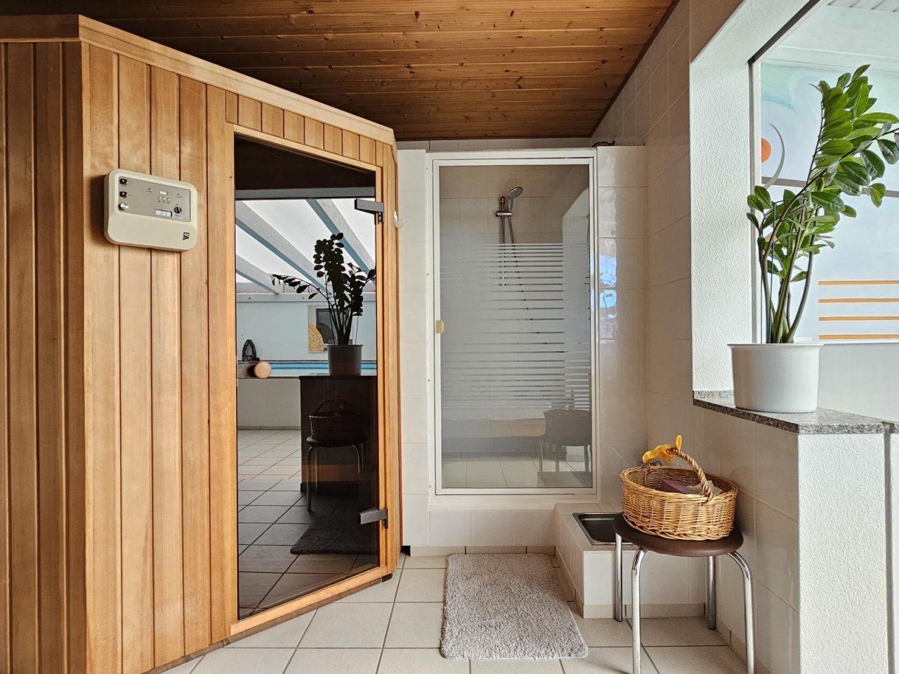 Wellnessbereich mit Sauna
