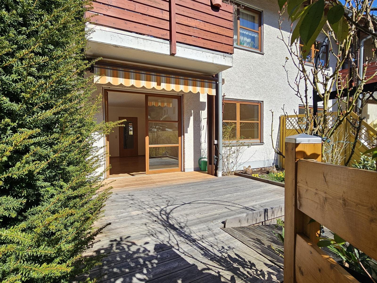 Coburg: VERKAUFT-TOP-Eigentumswohnung in Cortendorf mit Terrasse, Garten, TG-Stellplatz u. Vesteblick! 