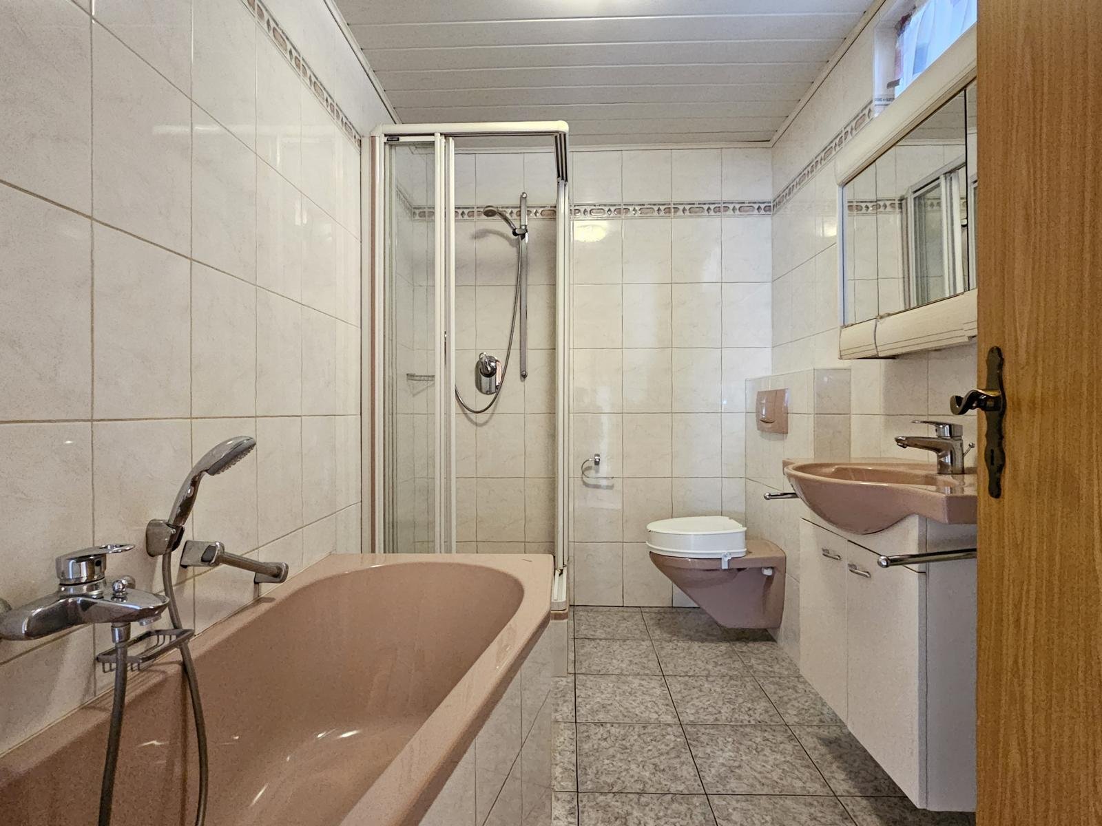 Badezimmer EG