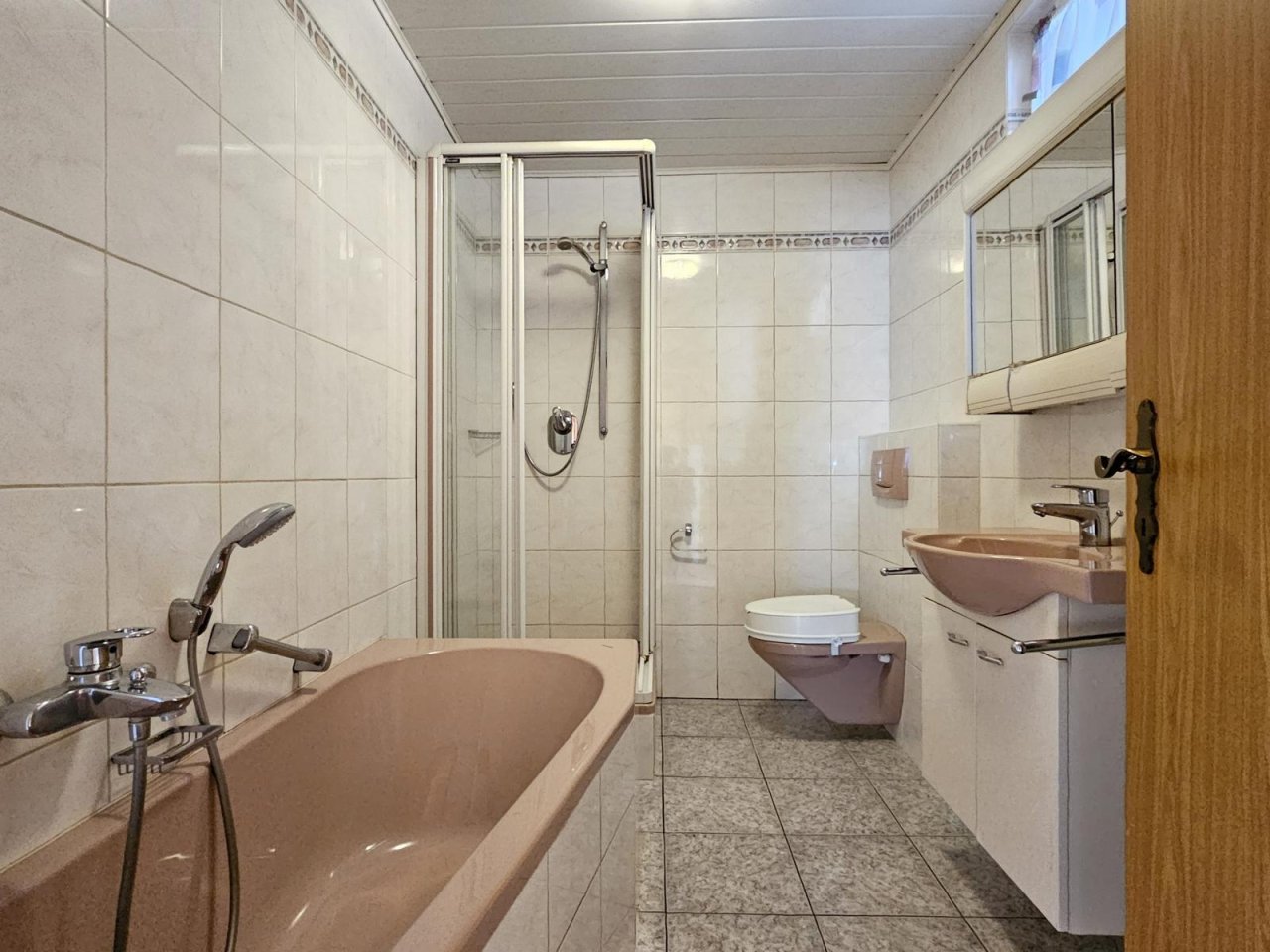 Badezimmer EG