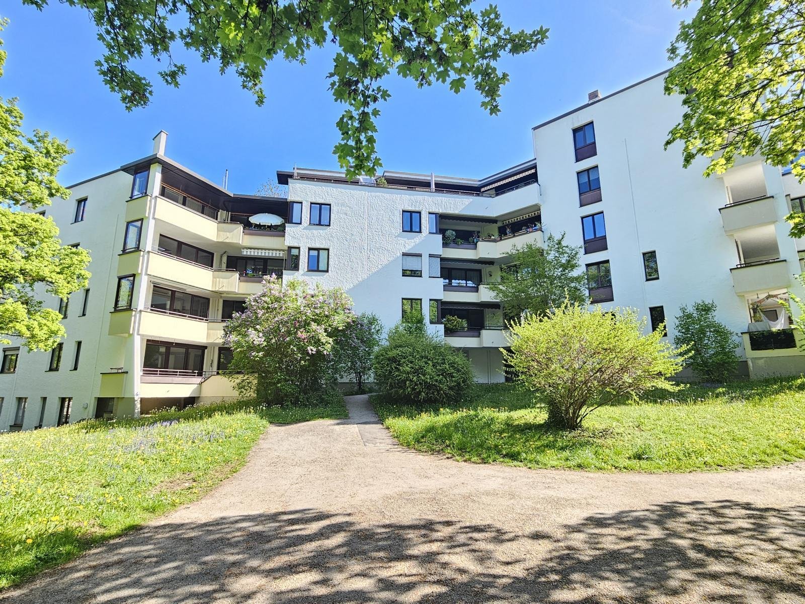 Coburg: VERKAUFT -TOP-Eigentumswohnung in Bestlage: Elsässer Str., Nähe Hofgarten, mit TG-Stellplatz! 