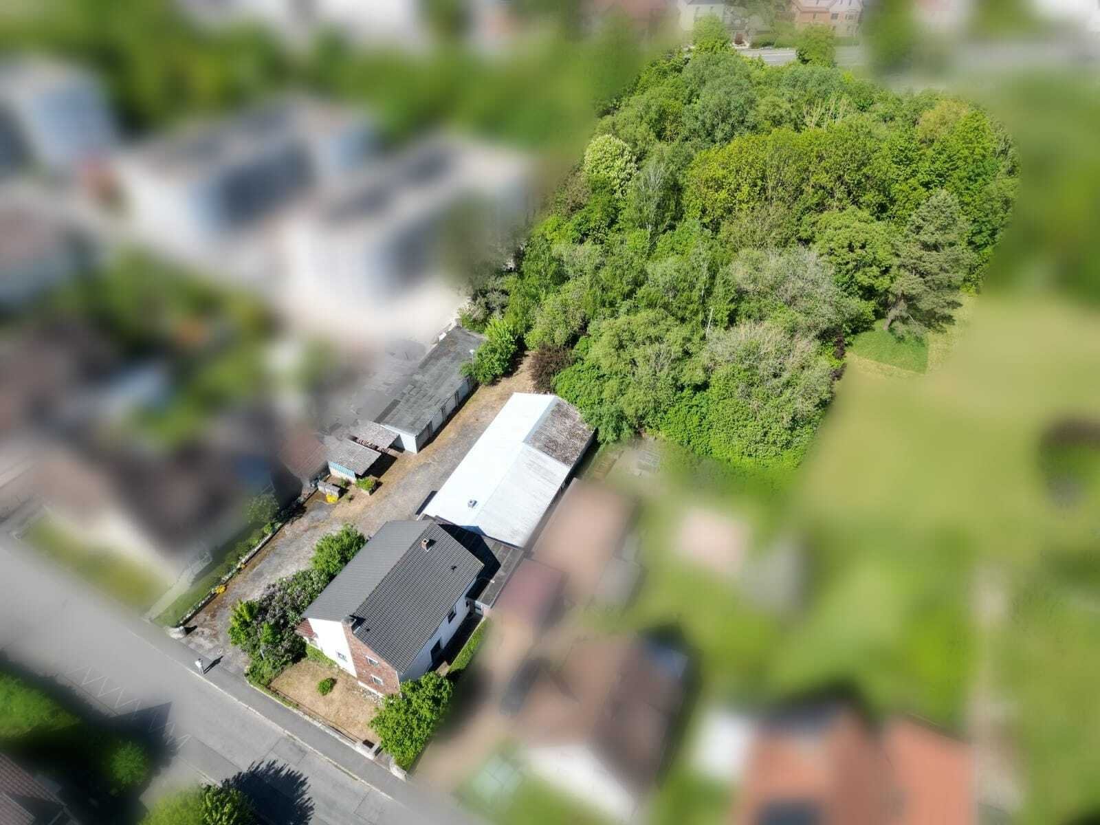 Einmalige Gelegenheit! Wohnen mit Privatwald ...