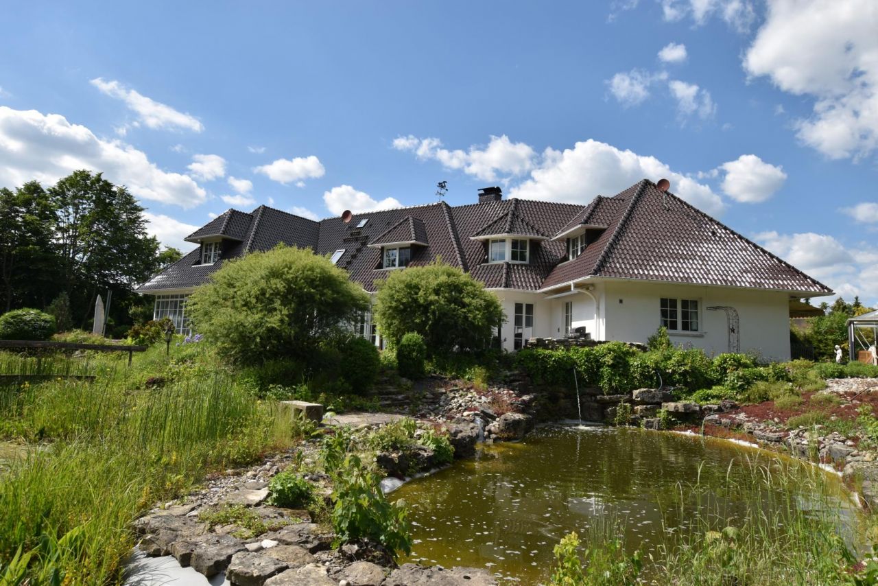 Landkreis Lichtenfels: Repräsentatives Anwesen mit parkähnlichem Grundstück ! Landkreis Lichtenfels: Repräsentatives Anwesen mit parkähnlichem Grundstück !