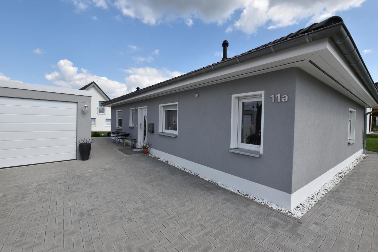 Weidhausen bei Coburg: Neuwertiger Bungalow (2015) für Jung und Alt! Weidhausen bei Coburg: Neuwertiger Bungalow (2015) für Jung und Alt!